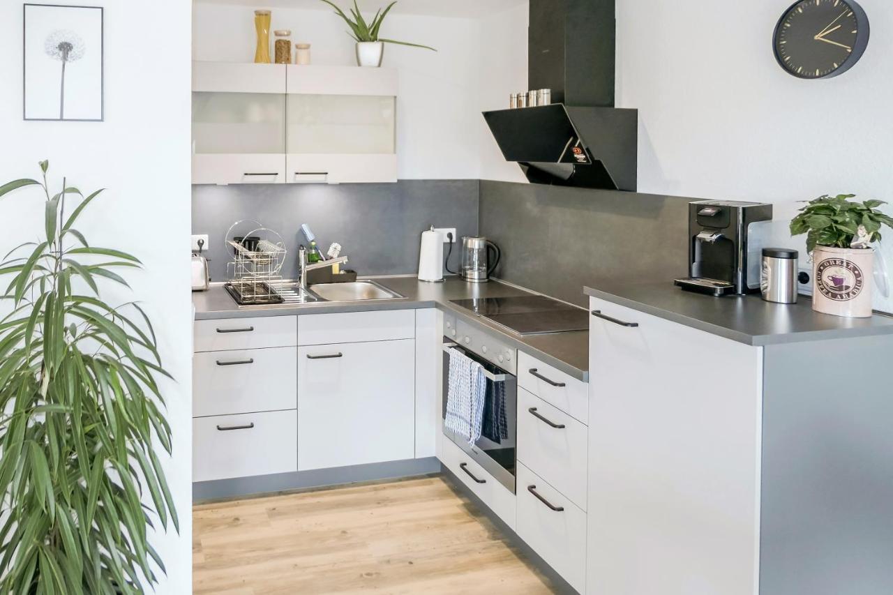 Wohlfuehlwohnung Im Zentrum Mit 24-7 Self Check-In, Wlan & Smart Tv Kiel Eksteriør bilde